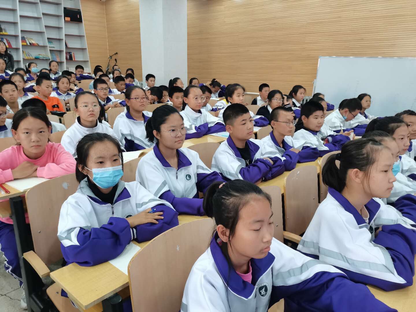 天津高中辅导班_辅导作业班_高中4班班名班级格言班徽