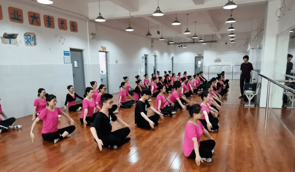 幼师专业职业学校_幼师中专有哪些学校_南昌中专幼师学校