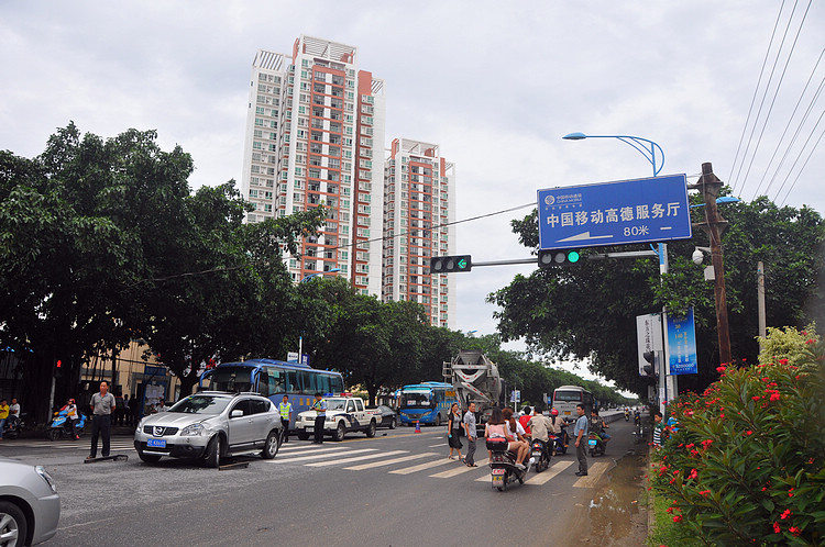 辽宁科技大学的地址在哪里_辽宁科技大学地址_辽宁科技大学全貌