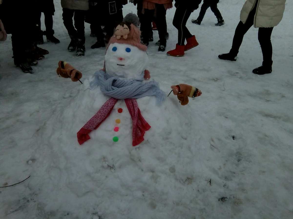 打雪仗的英文_打雪仗英文翻译_英文打雪仗怎么说