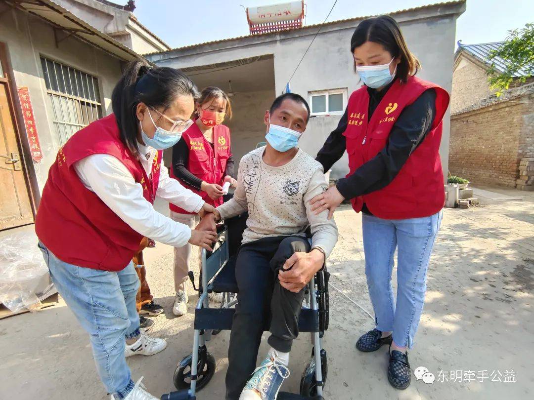 残疾关爱社区人物事迹_社区关爱残疾人_残疾关爱社区人员简报