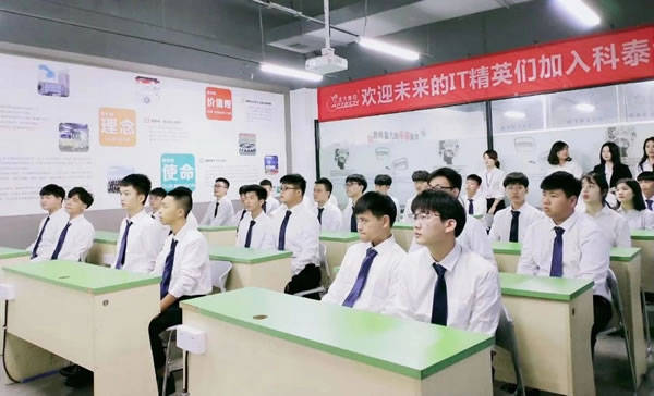 中专技术学校_中专中技_中专技术学校是什么意思