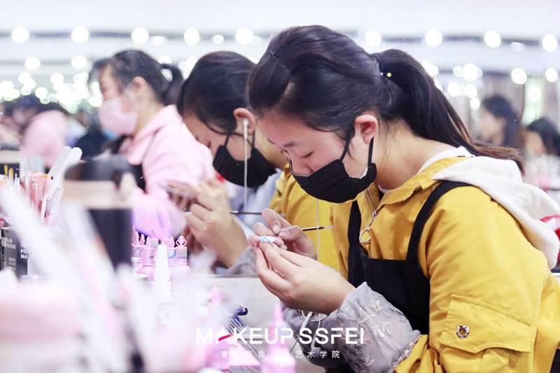 学纹绣费用_学纹绣一般学费多少_纹绣学习学费多少