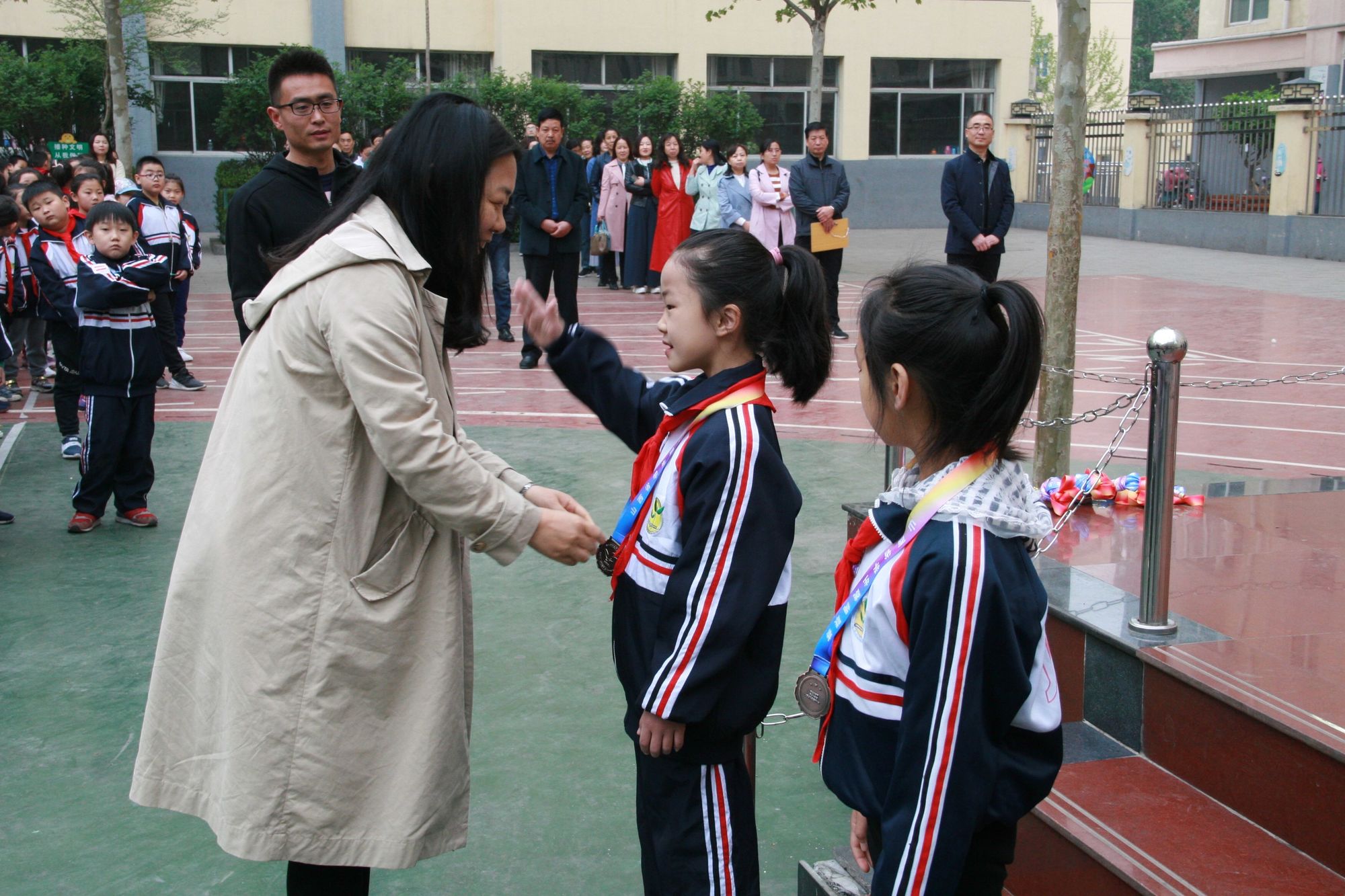 广安友谊中学官网_广安友谊中学初中部_广安友谊中学校庆