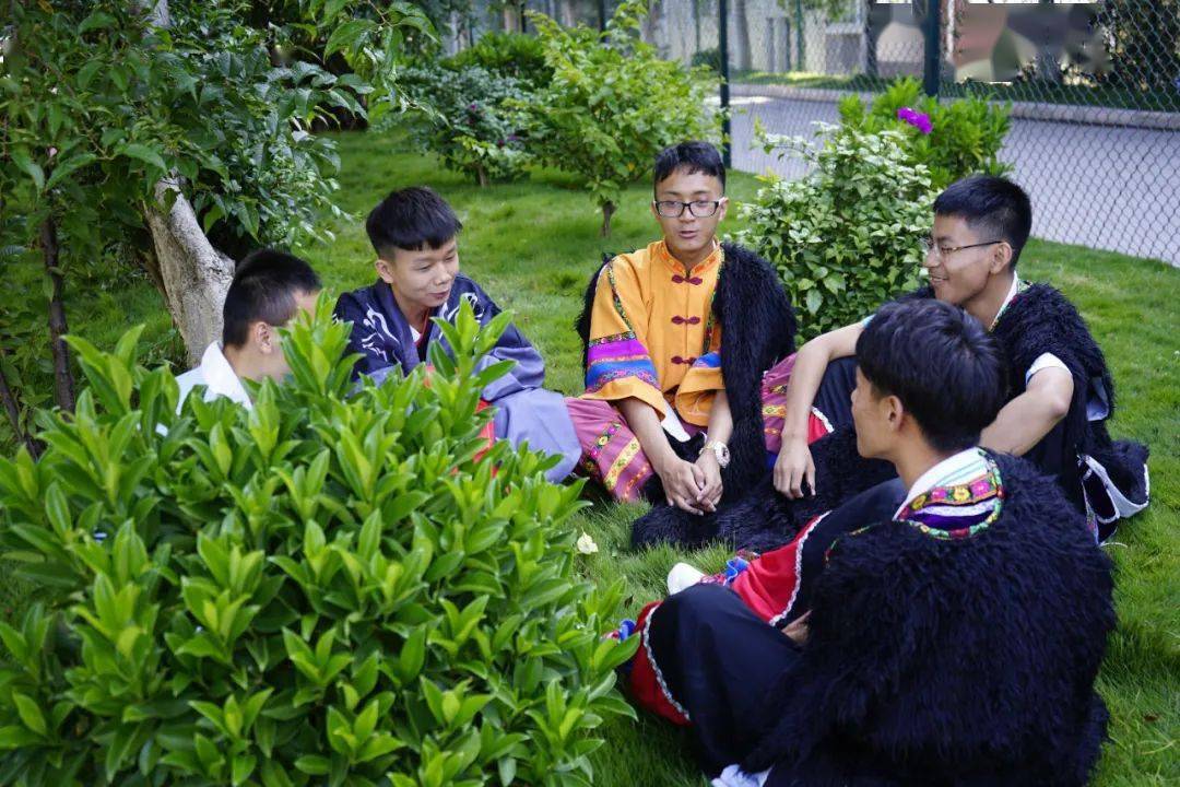 西双版纳州民族中学_西双版纳傣族自治州民族中学_西双版纳洲民族中学