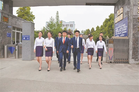 华西航空旅游专修学校_华西航空旅游学校_华西航空旅游学校实训基地