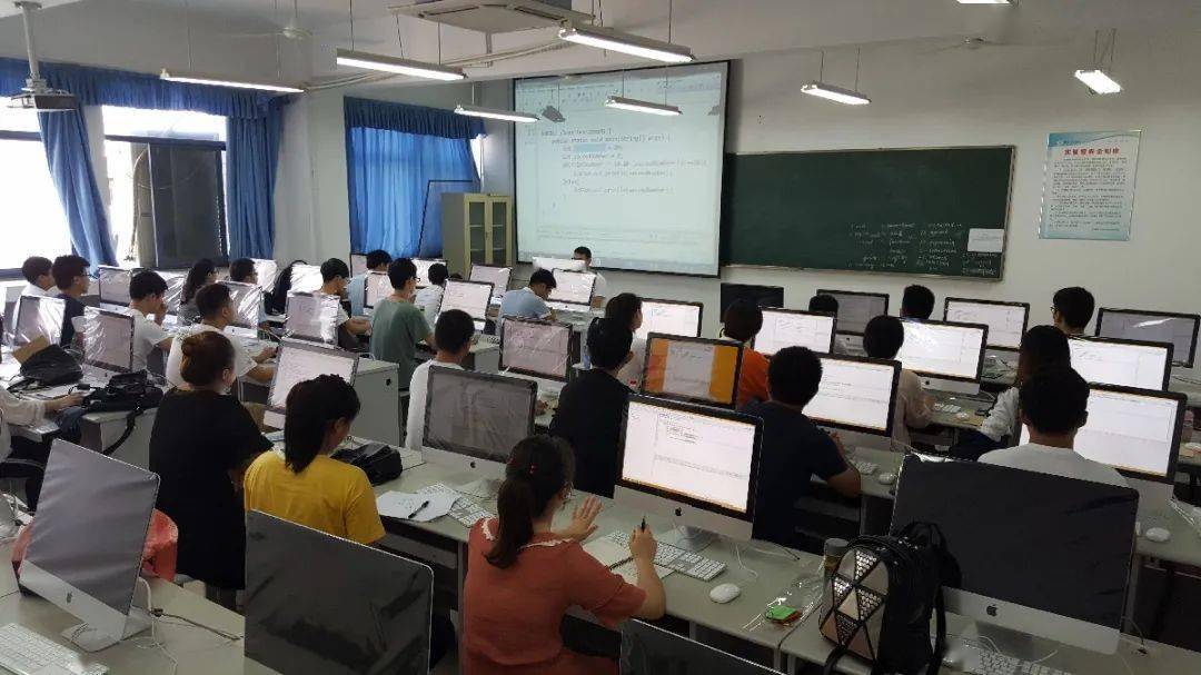 长江师范学院怎么样_长江师范学院2020宣传片_长江师范学院航拍视频