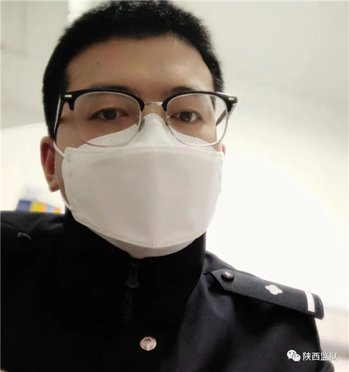 中国留学生严俊_中国留学生范_中国留学生严晓琴