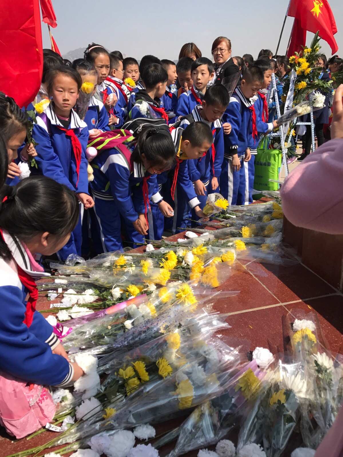 郑州文明网清明祭英烈2023_郑州文明网清明祭英烈2020_郑州文明网祭英烈
