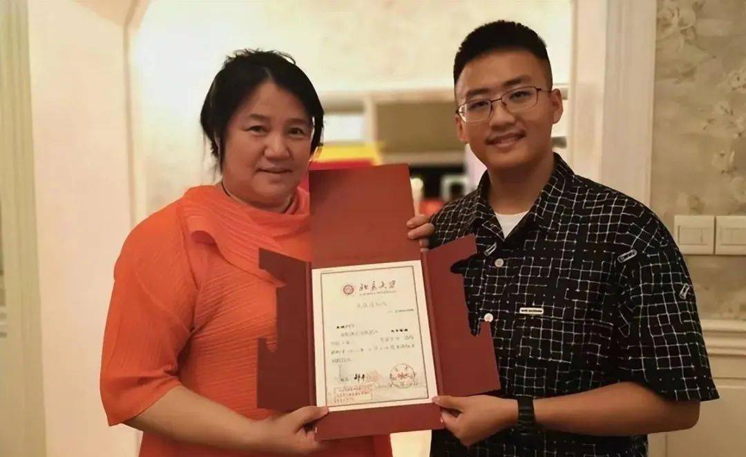 博士母亲病危都不回家_母亲背患病儿子读到博士_母亲重病北大博士儿子