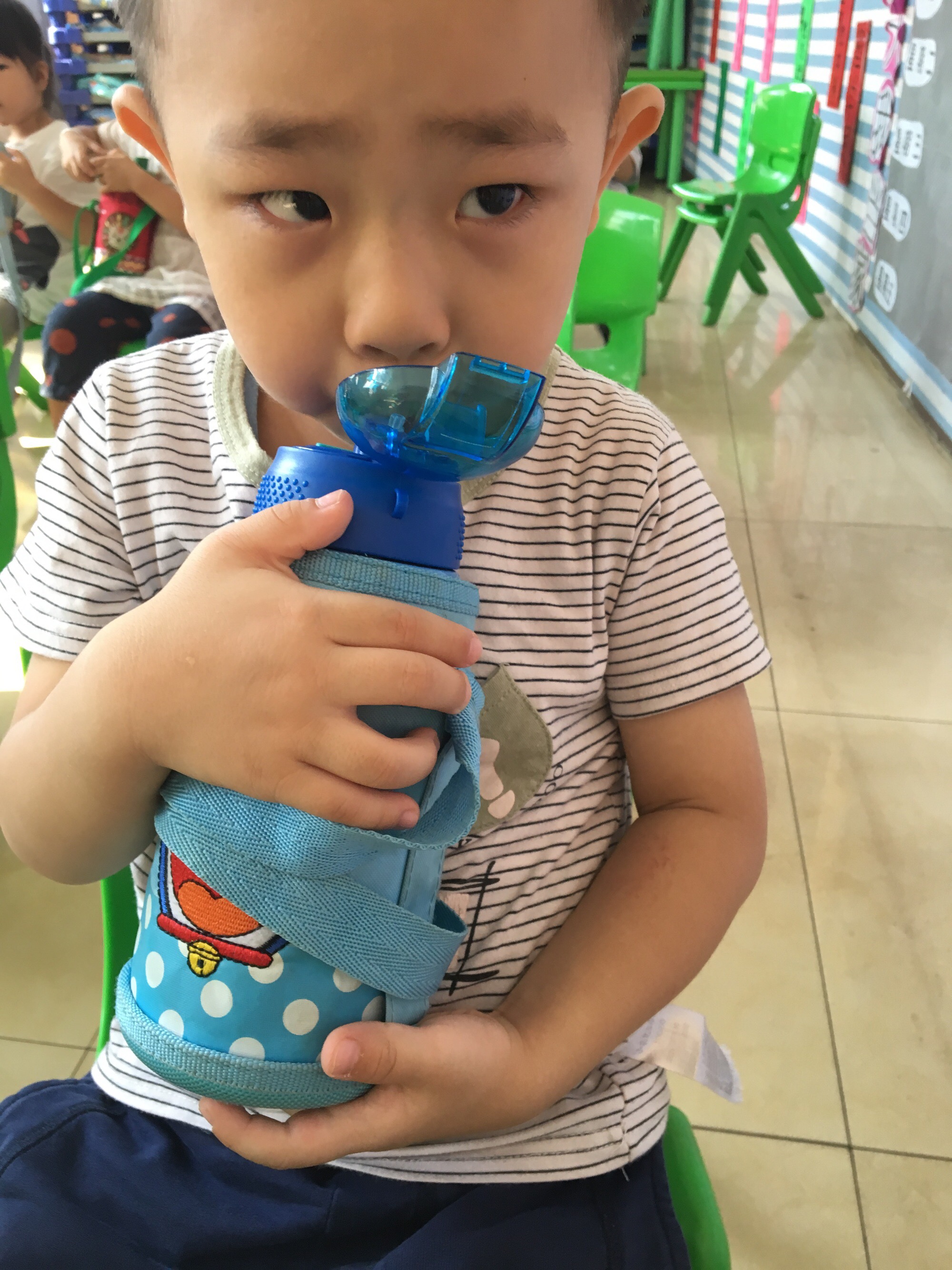 入园朋友圈说说_孩子入园第一天朋友圈_入园圈一天朋友孩子怎么发圈