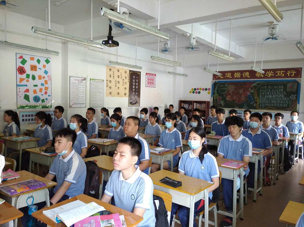 关于校园生活的满分作文开头_校园生活作文开头_校园生活作文开头