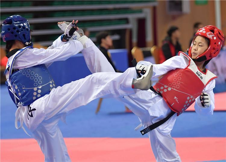 泰拳与中国功夫对抗大赛_中国功夫挑战泰拳_中国功夫对泰拳比赛视频