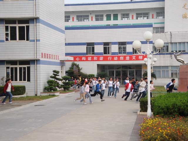 北京新桥外国语高中学校_新桥外语培训学校_疫情过后的新桥外国语学校
