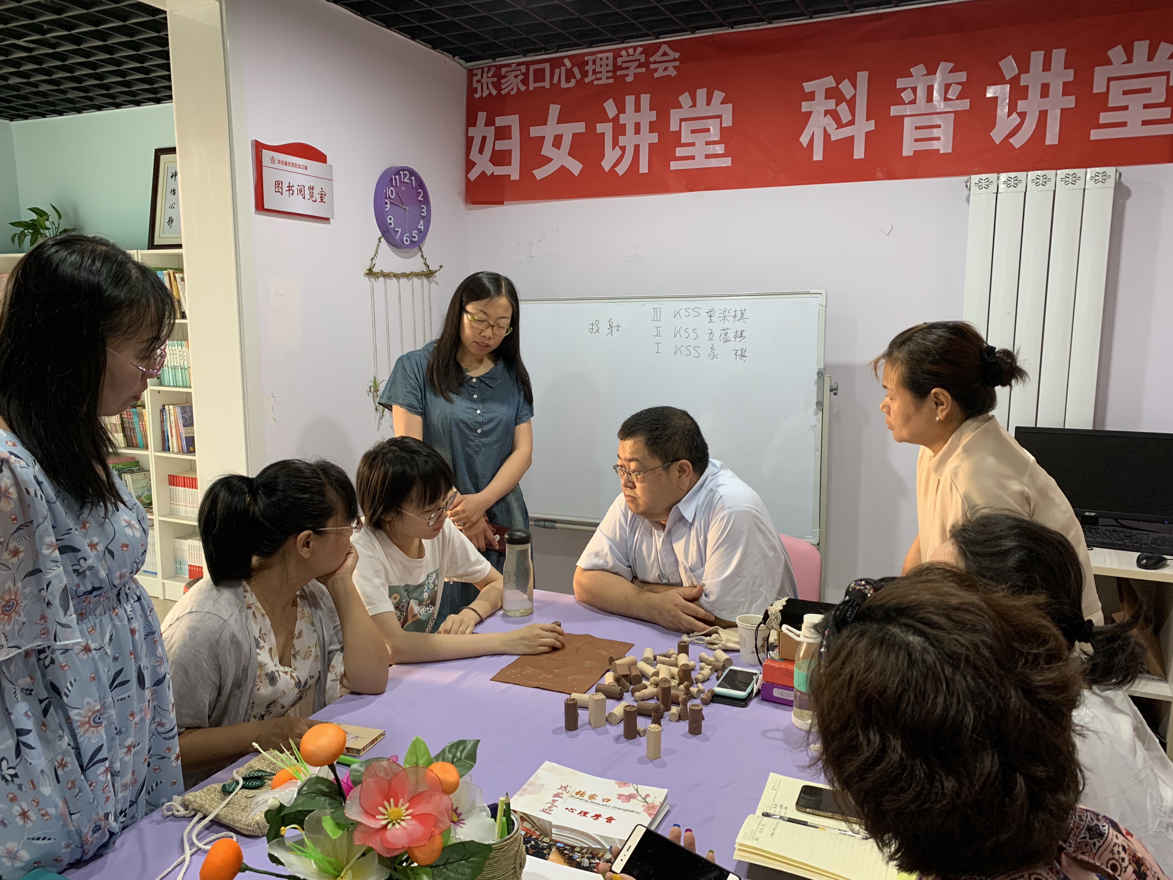 哪里心理咨询师_心理咨询师报考条件要求_心理咨询师证书怎么考取