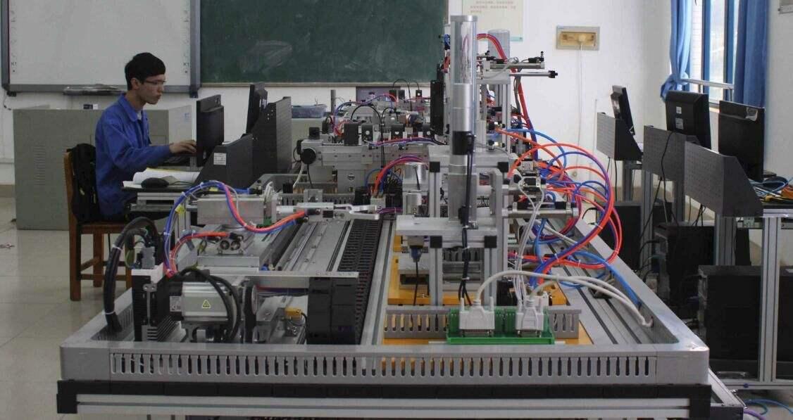 炎黄职业技术学院_炎黄职业学校宿舍床_炎黄职业学校好不好