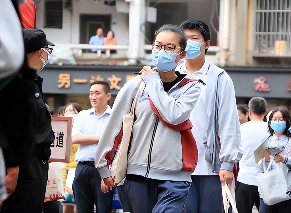 开学公布四川时间安排_四川公布开学时间_四川开学时间最新