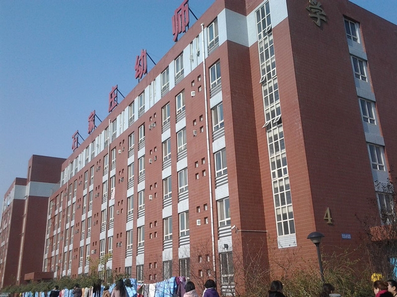 大学学费多少钱一年_大学学费贵不贵_大学学费太多