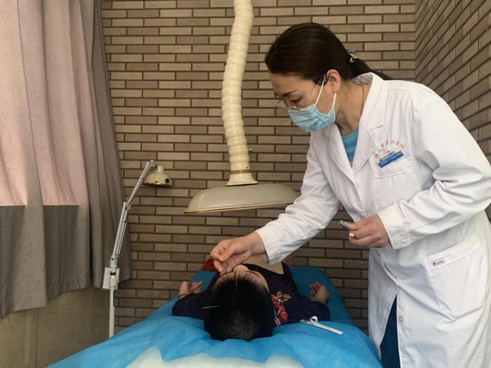 山东潍坊针灸推拿学校_潍坊针灸培训哪家好_潍坊丰华针灸推拿职业培训学校