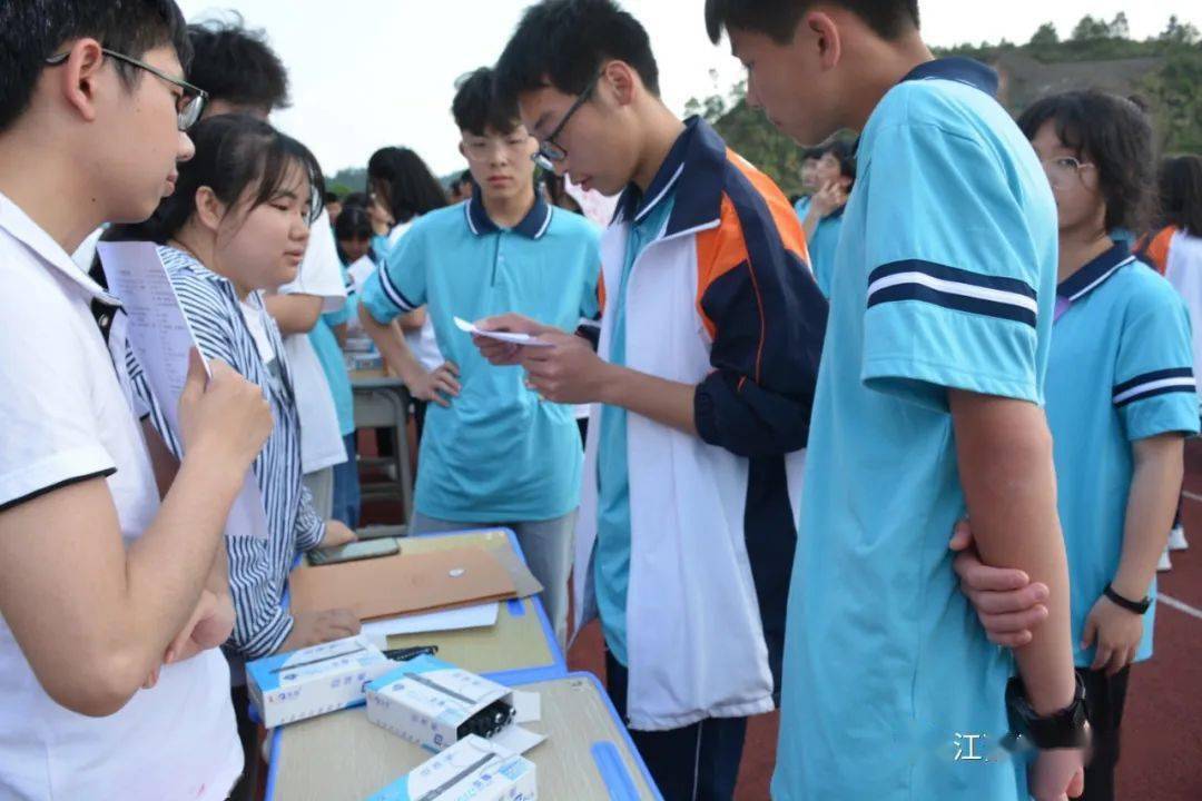 西安学美容美发到哪个学校好_西安学美容美发培训学校_西安学美容美发到哪个学校