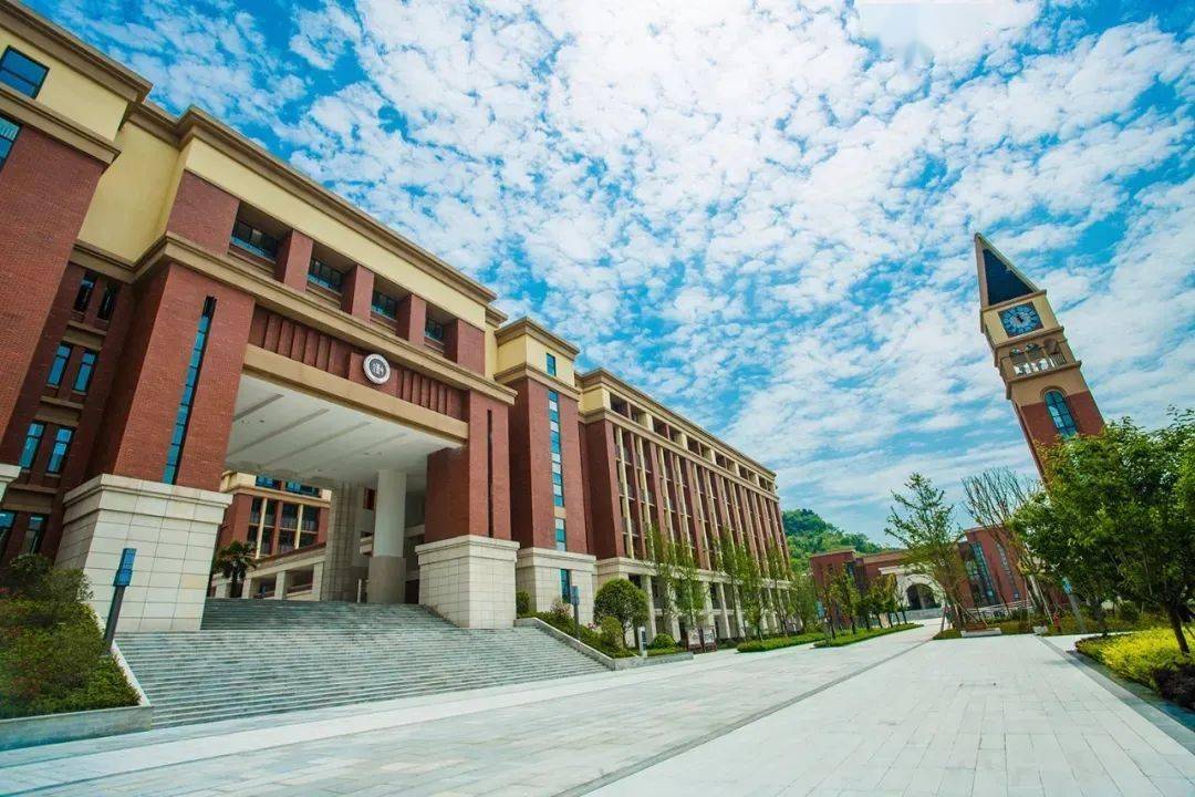 高铁招生高校乘务好就业吗_高铁乘务招生简章_高铁乘务招生高校