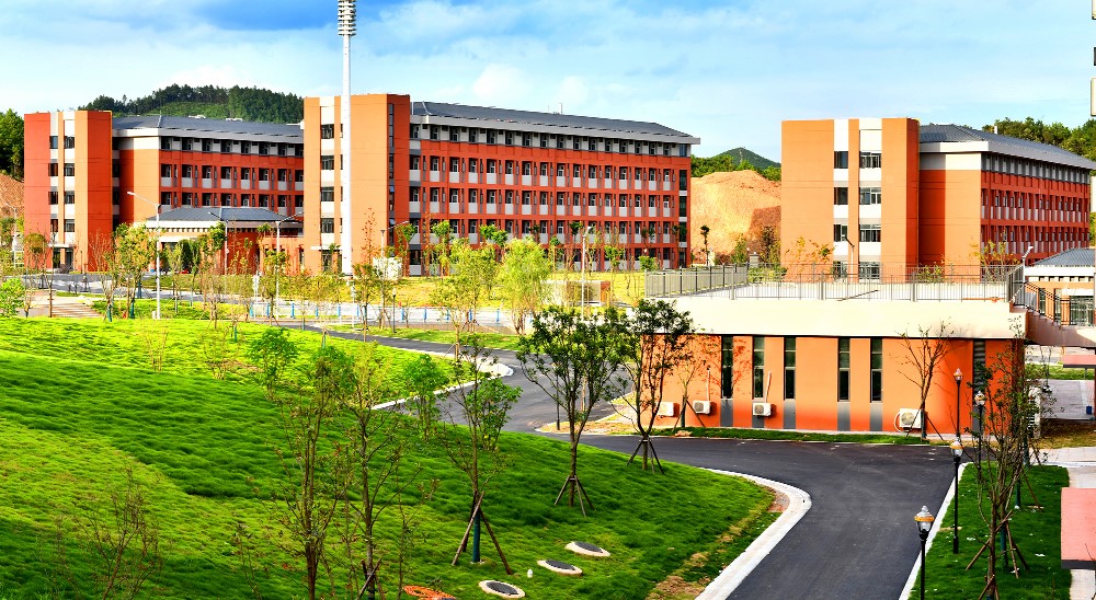 农工商职业技术学校_农工商职业技术学院是3a吗_职高农业学校