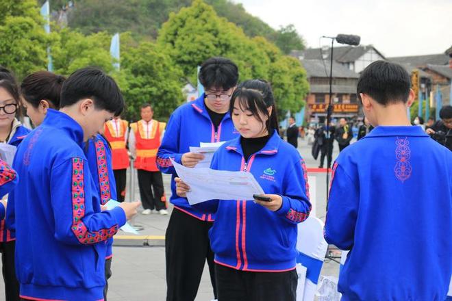 南宁师范大学学杂费_南宁师范的学费_南宁师范大学学费