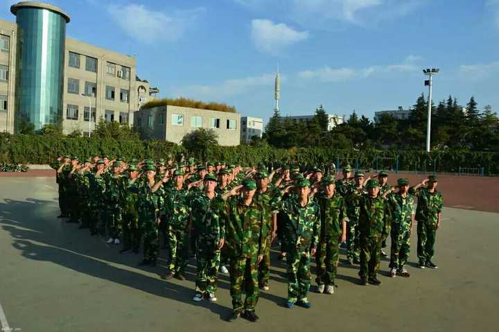 山东济南蓝翔技校收费标准_济南技校蓝翔校区地址_济南蓝翔技校