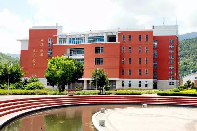 厦门大学校区_厦门大学门_厦门大学主校区地址