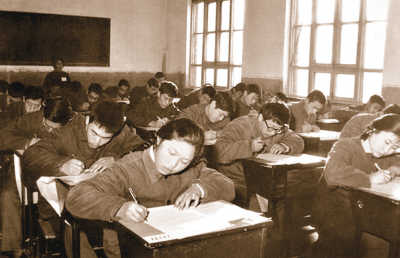 新中国高考恢复时间_恢复高考时间_1977年高考恢复时间