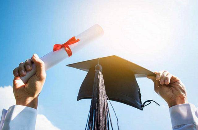 学位证拿人到期怎么办_学位证拿人到了怎么办_拿不到学位证的人多吗