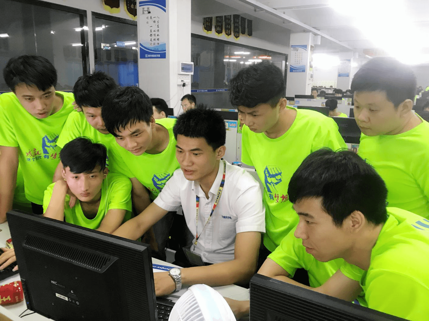 汽修专业学校学费_学汽修学费多少_汽修学校学费少