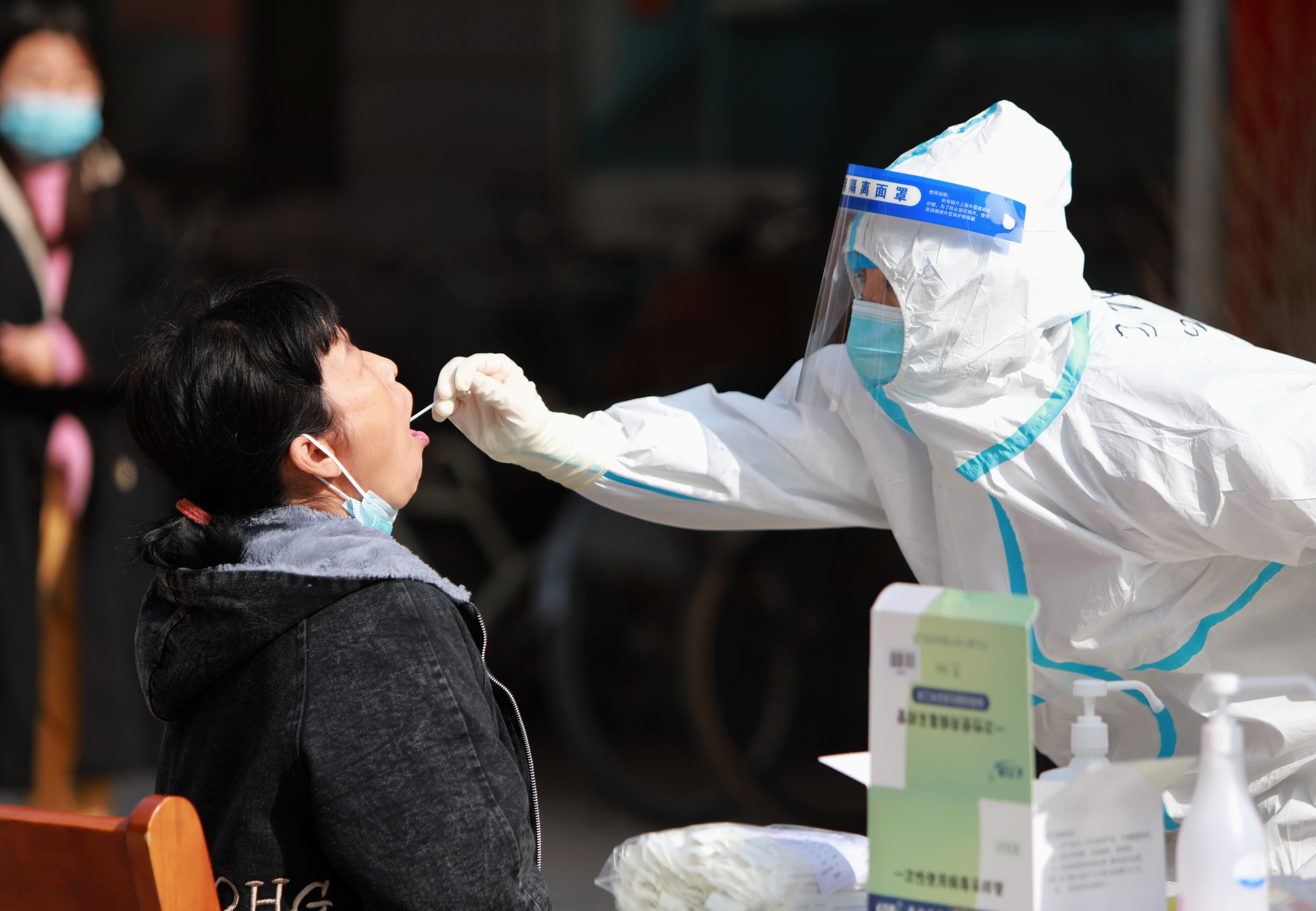 学生呐喊庄河加油_呐喊加油是什么意思_呐喊加油声用什么形容