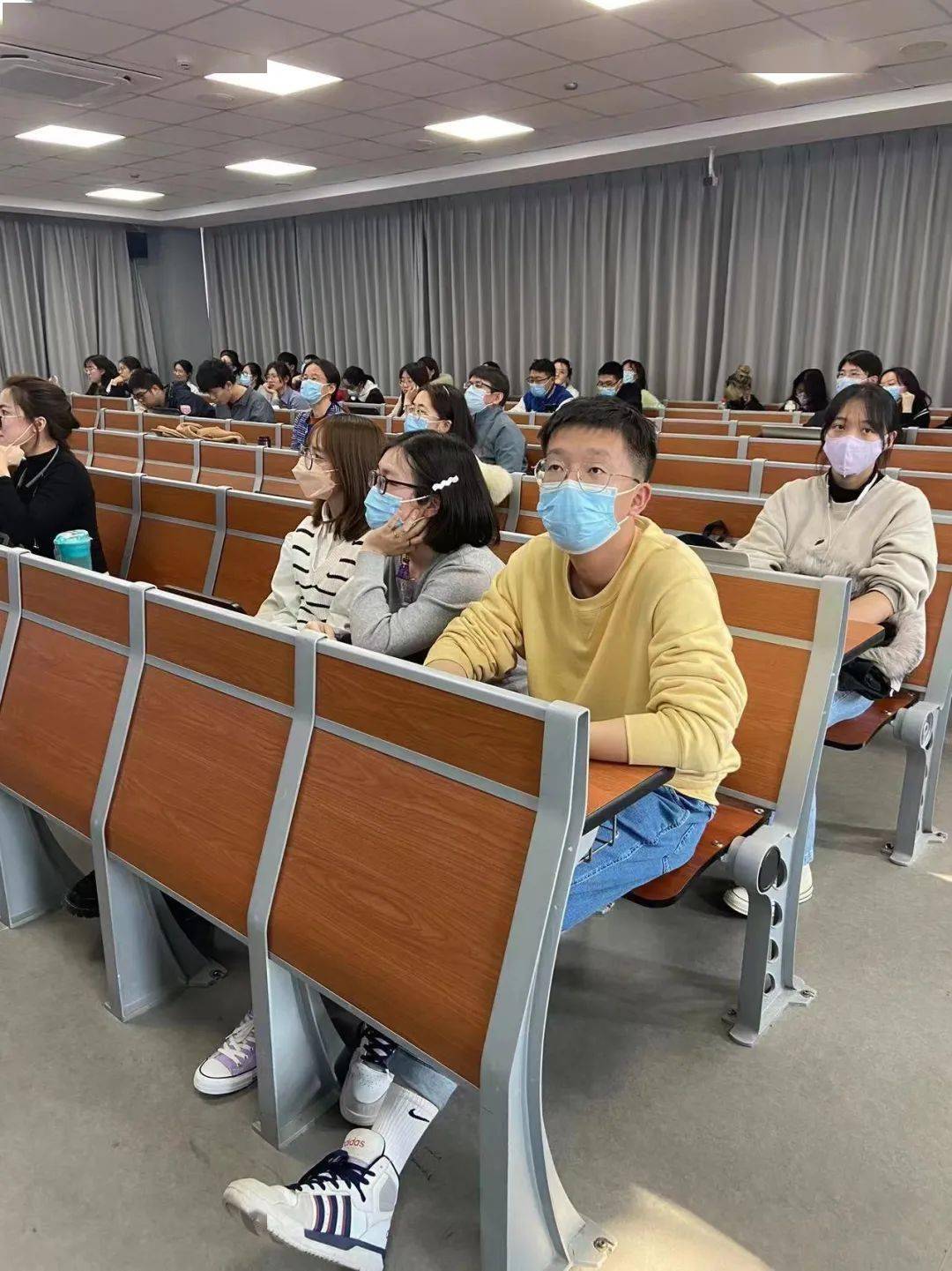 野鸡大学日语怎么说_日本最出名的野鸡大学_日本野鸡大学