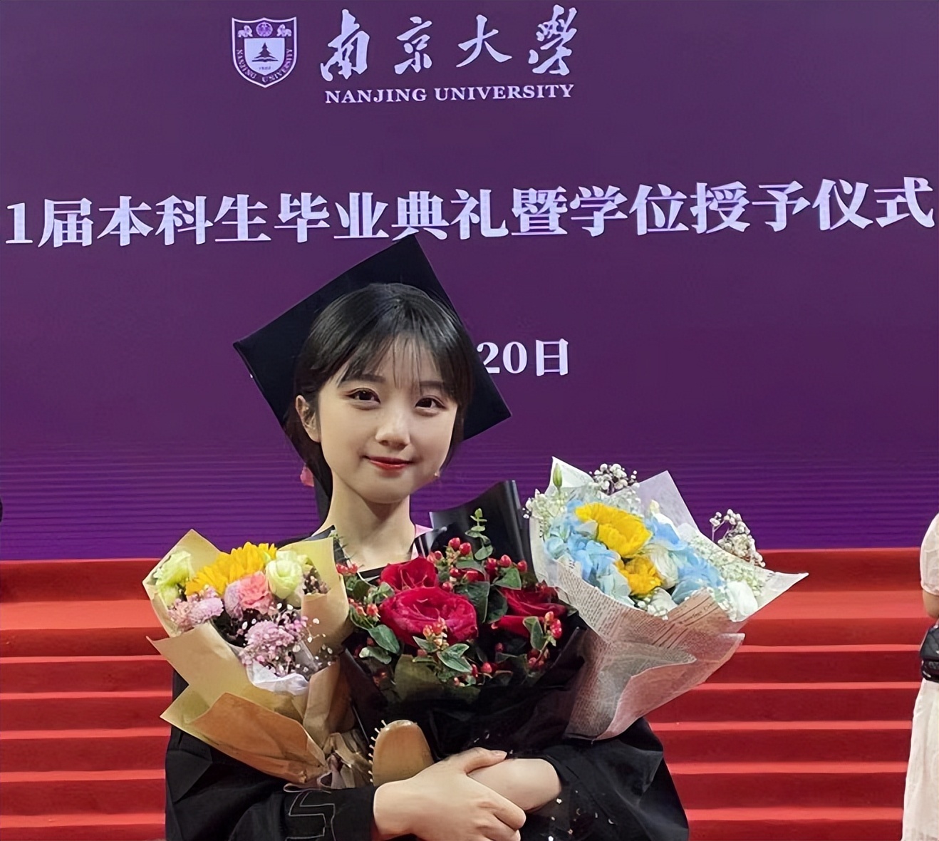 南京信息工程大学滨江学院专转本_南信大滨江学院转专业_南京滨江学院转公办学费