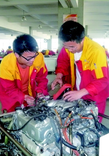 蓝翔高级技工学校校长_蓝翔技校高级技工属于什么学历_蓝翔高级技工学校