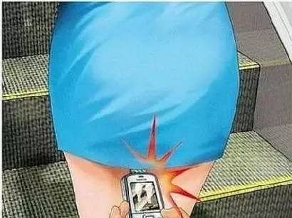 某小学一体育老师在地铁上偷拍女子裙底__某小学一体育老师在地铁上偷拍女子裙底