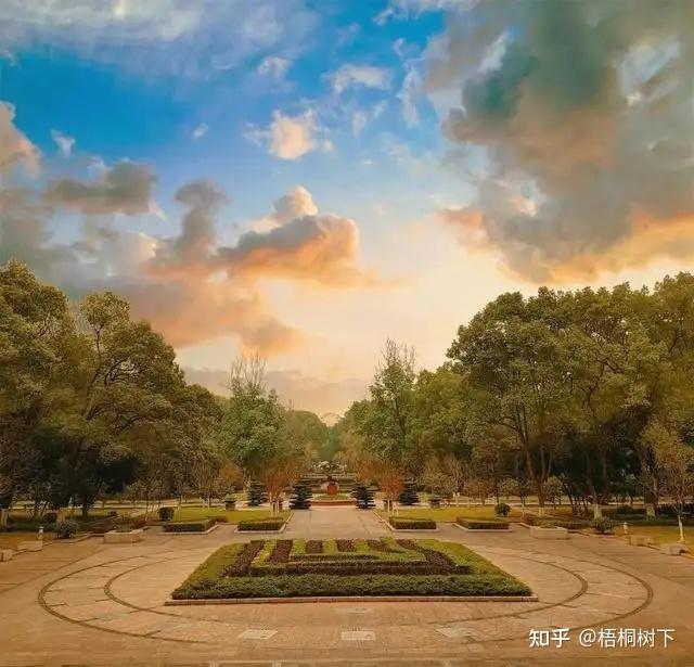 西南师大免费师范生_西南大学免费师范生_西南大学免费师范生是什么意思