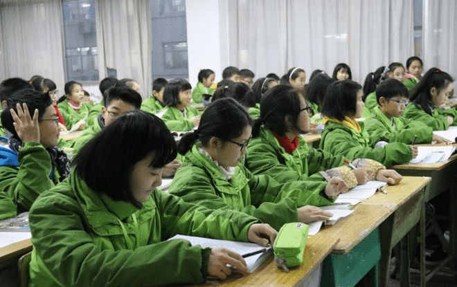 衡水一中高三复读要求_一中高三衡水复读要求多少分_衡水一中复读需要准备什么