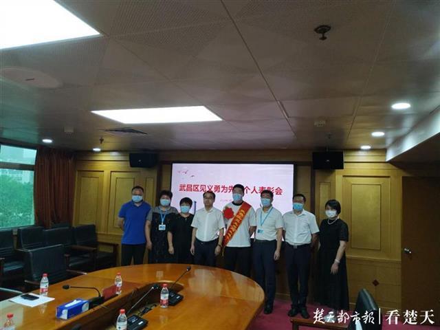 湖北长江大学生见义勇为_长江大学见义勇为值不值_长江大学见义勇为
